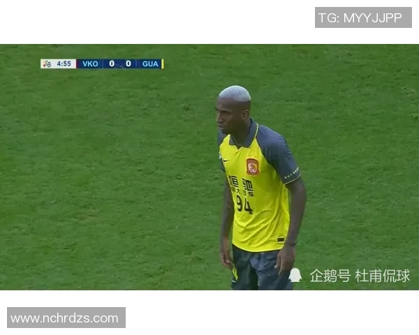 巴西足球明星任意球技艺的魅力与传奇瞬间解析