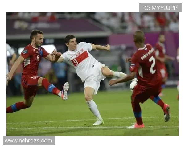 波兰与捷克热身赛精彩对决展现足球魅力与团队精神